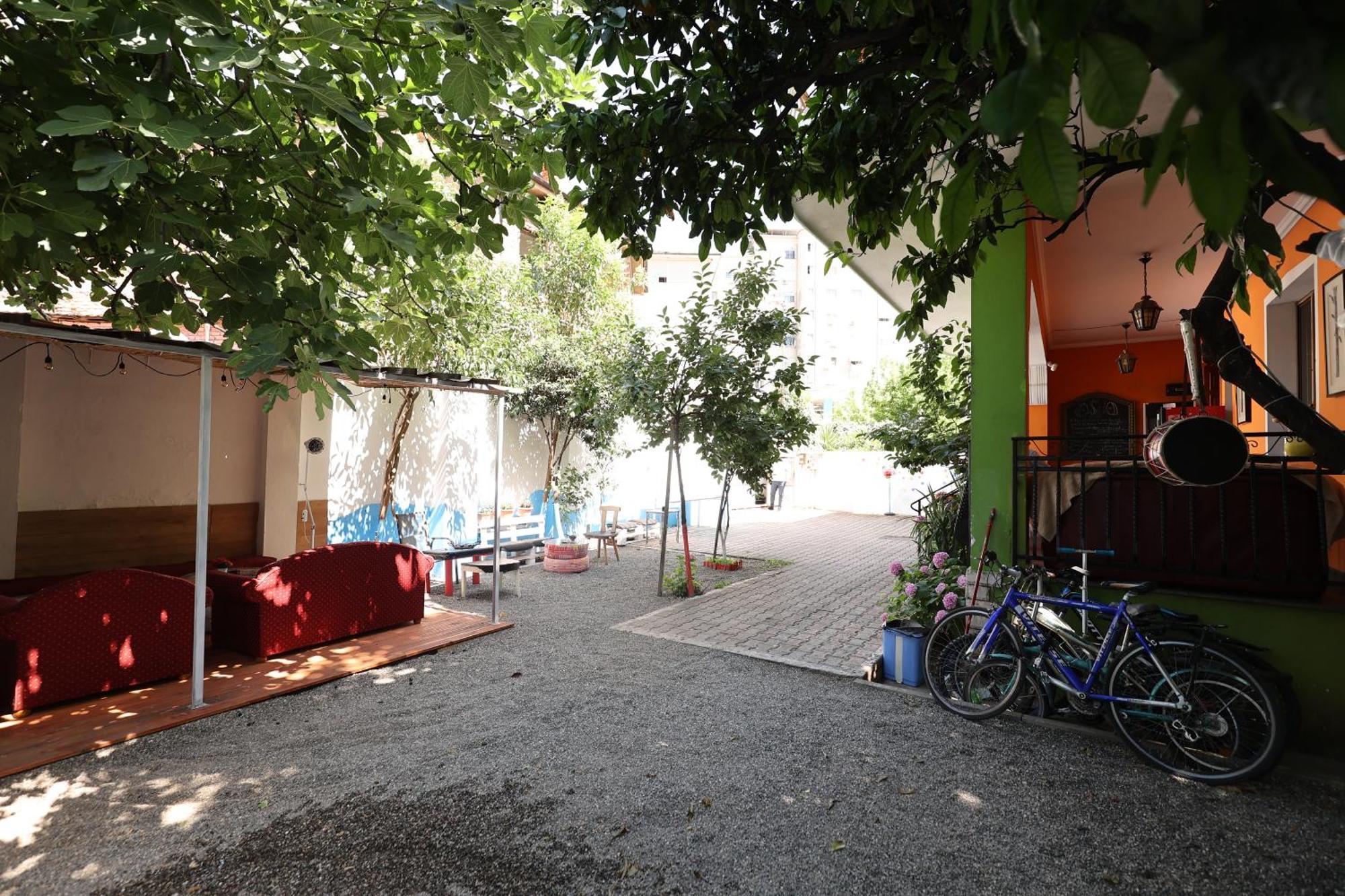 Hostel Osho Tirana Exterior photo