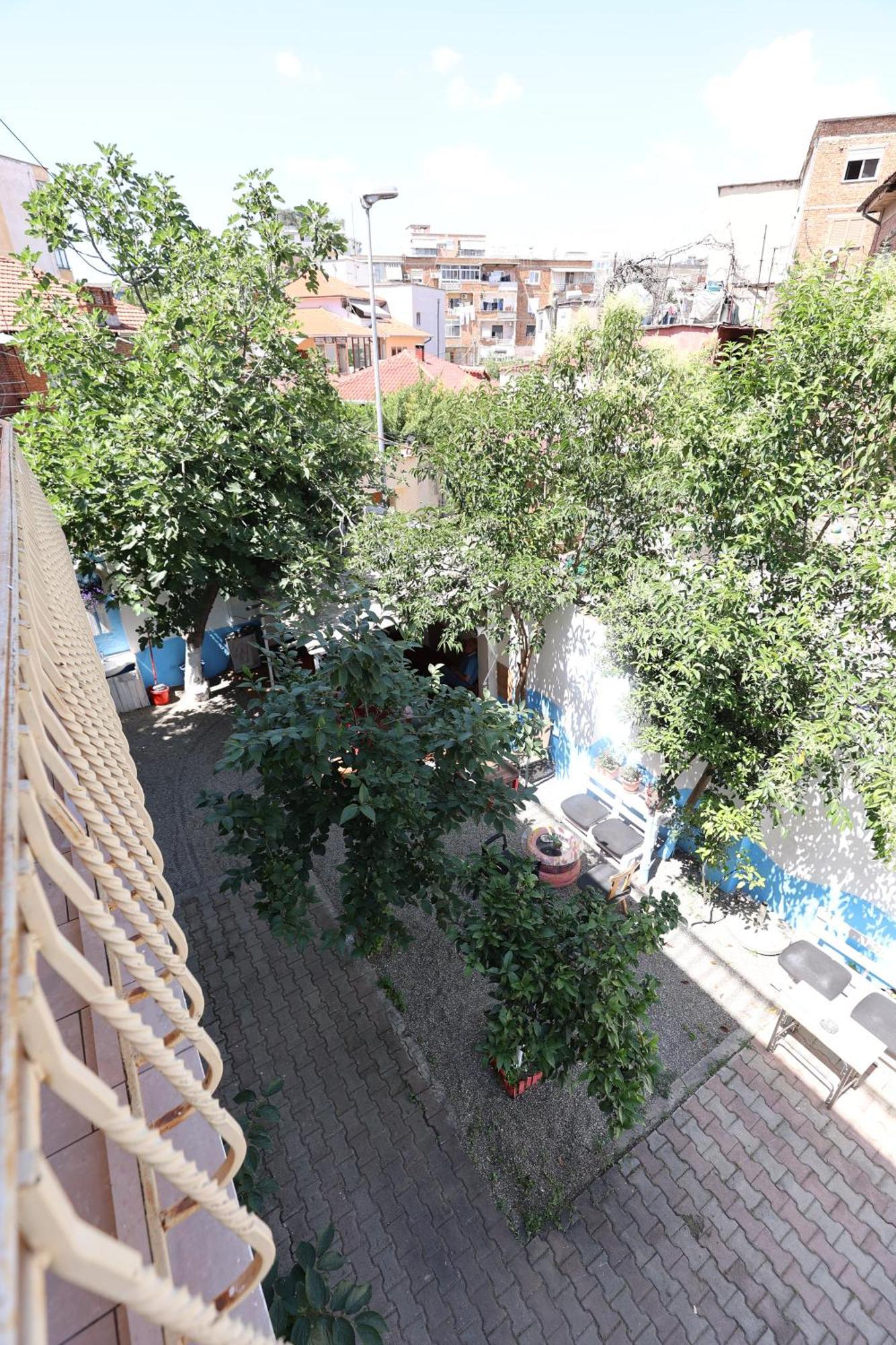 Hostel Osho Tirana Exterior photo